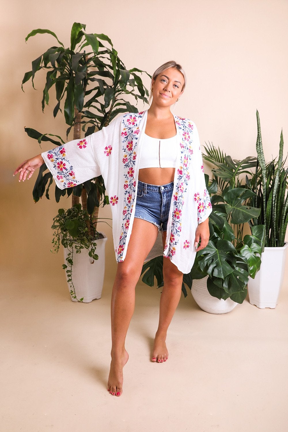 Elegant Floral Garland Kimono – Sophisticated Design*