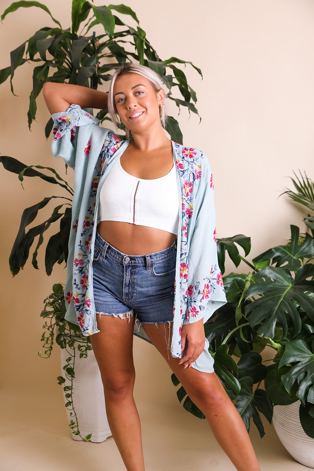 Elegant Floral Garland Kimono – Sophisticated Design*